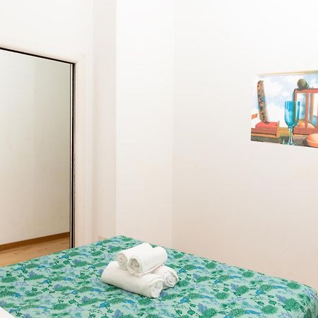 Free Parking Exclusive Apartment Magritte Style Milan Luaran gambar