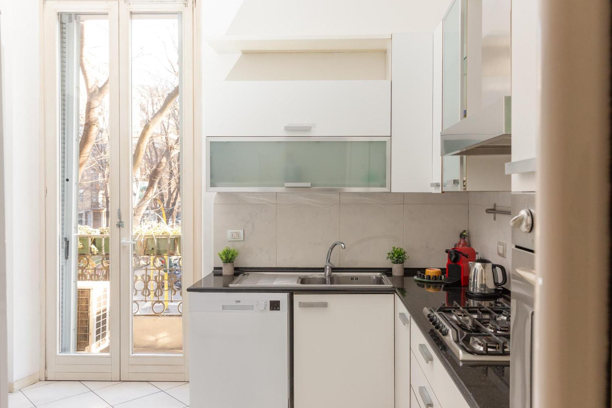 Free Parking Exclusive Apartment Magritte Style Milan Luaran gambar