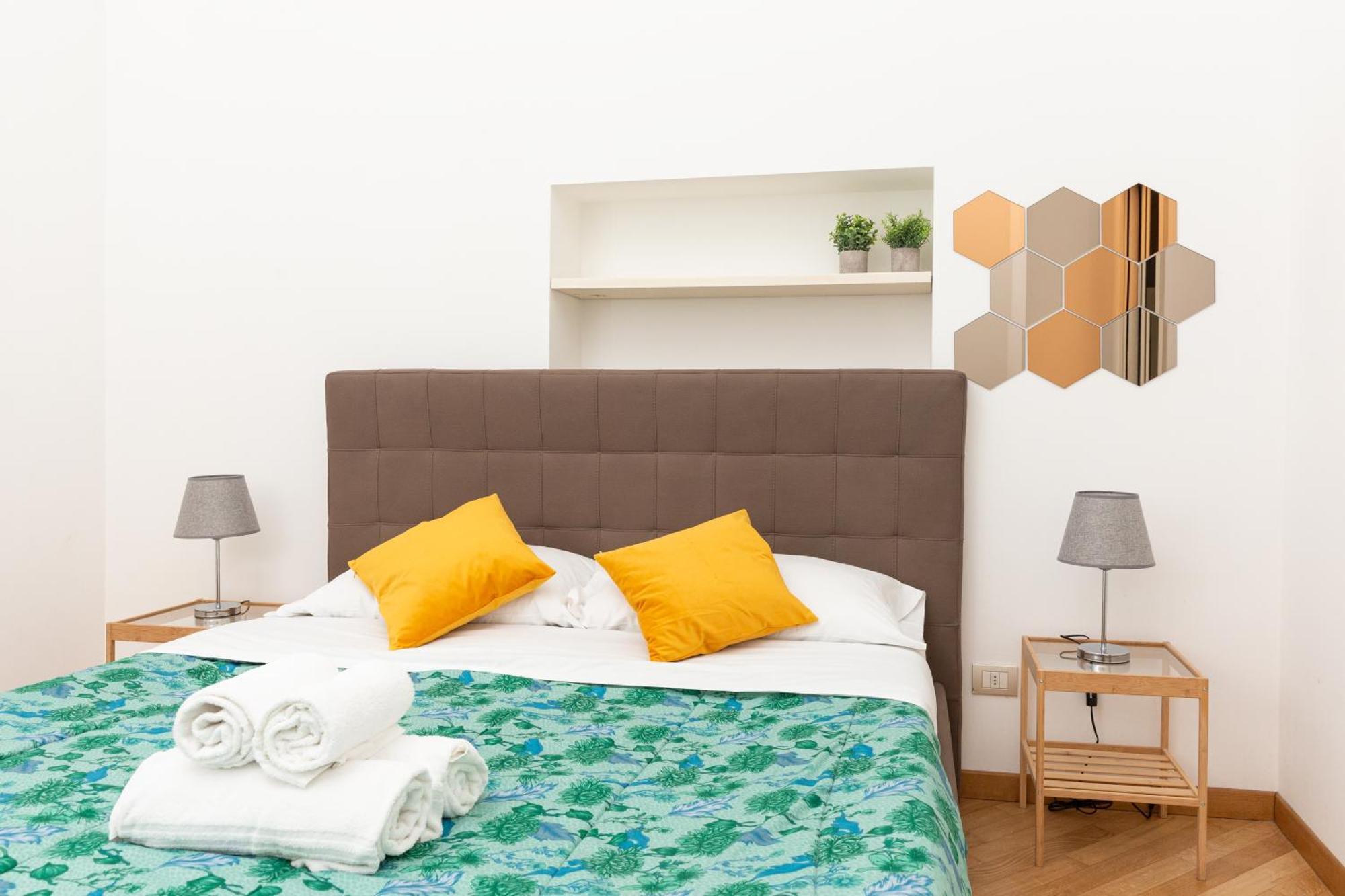 Free Parking Exclusive Apartment Magritte Style Milan Luaran gambar