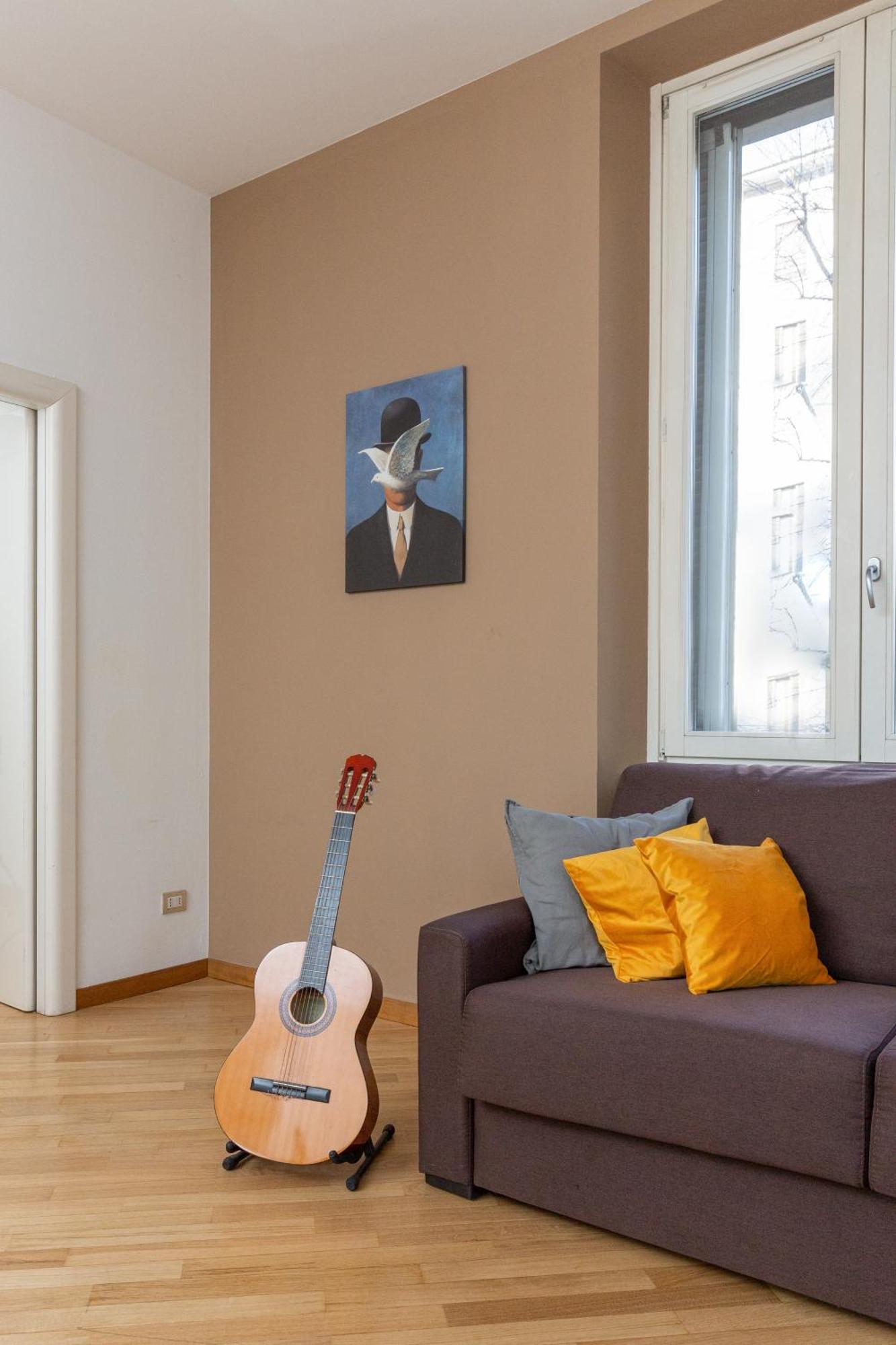 Free Parking Exclusive Apartment Magritte Style Milan Luaran gambar