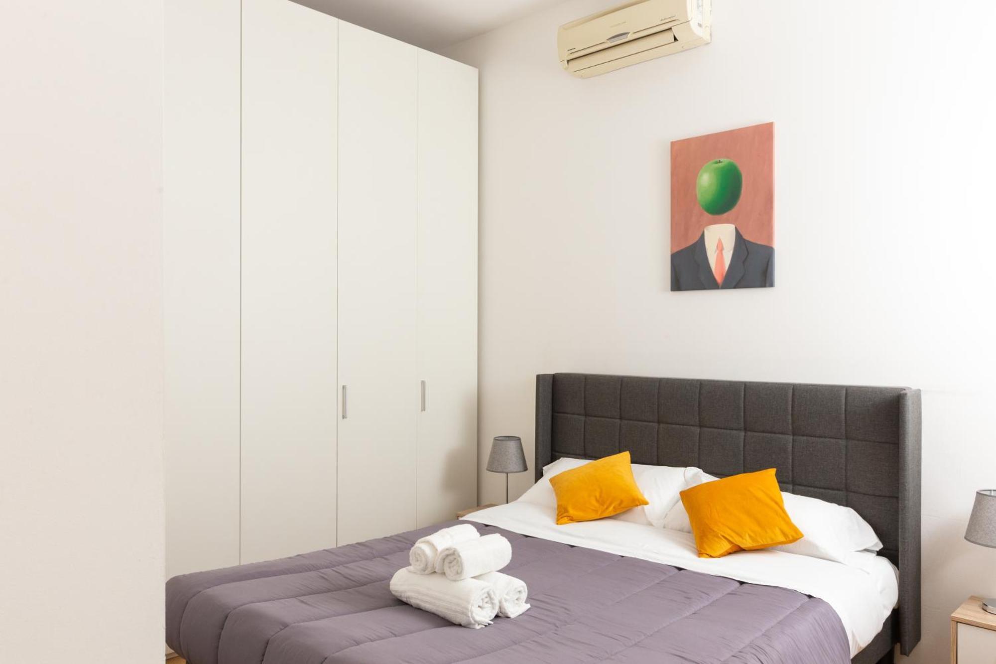 Free Parking Exclusive Apartment Magritte Style Milan Luaran gambar